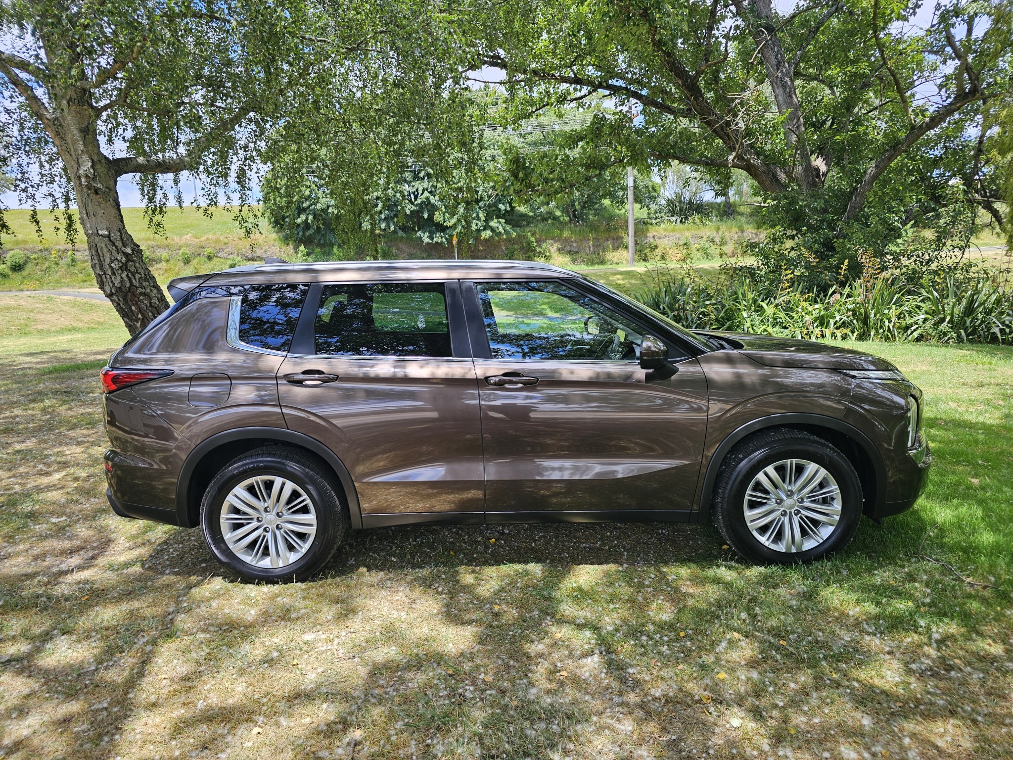 2022 Mitsubishi Outlander | LS 2.5P/CVT | 25385 | 2