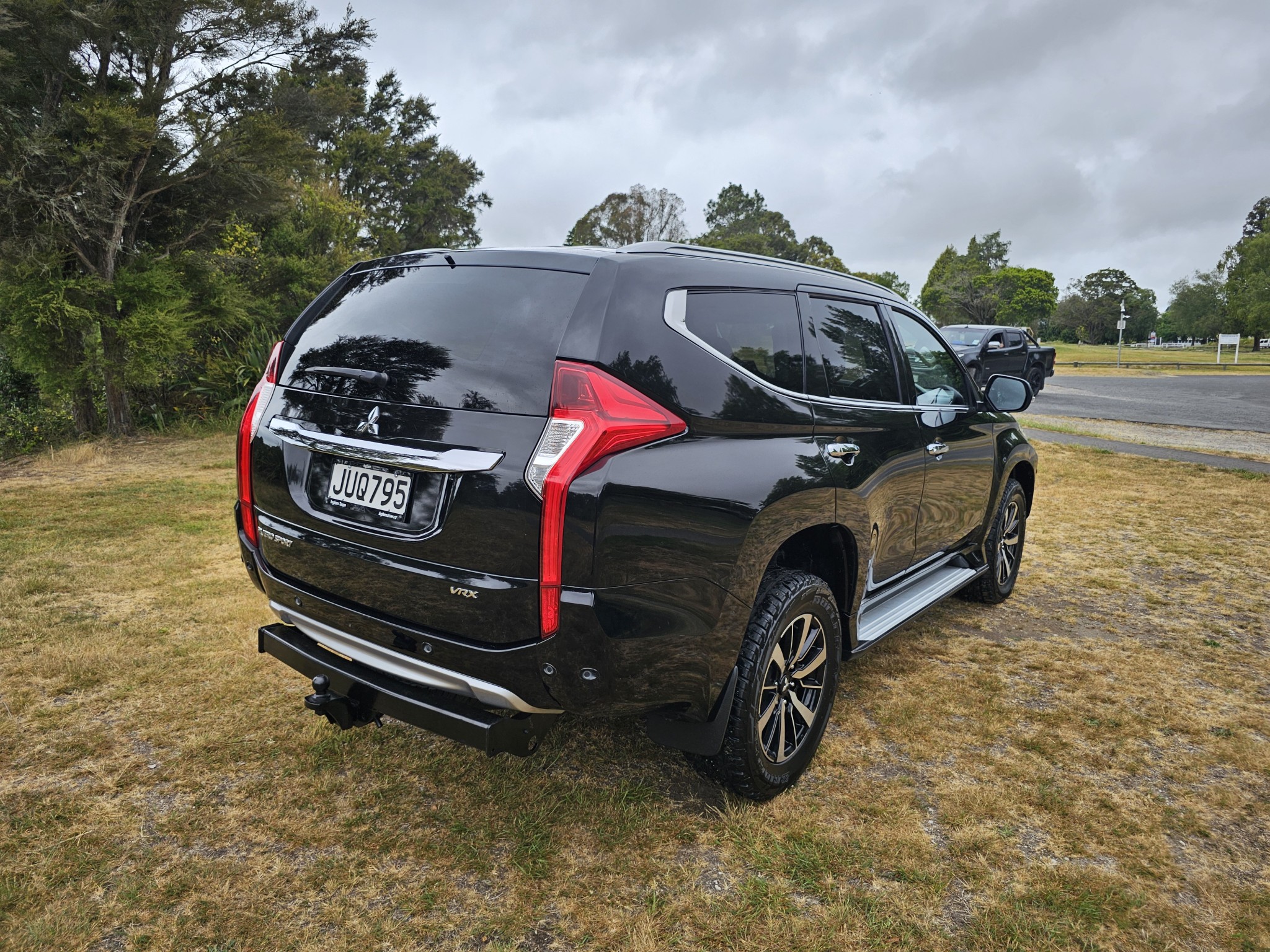 2016 Mitsubishi Pajero Sport | VRX 2.4D/4WD/8AT/SW | 25387 | 3