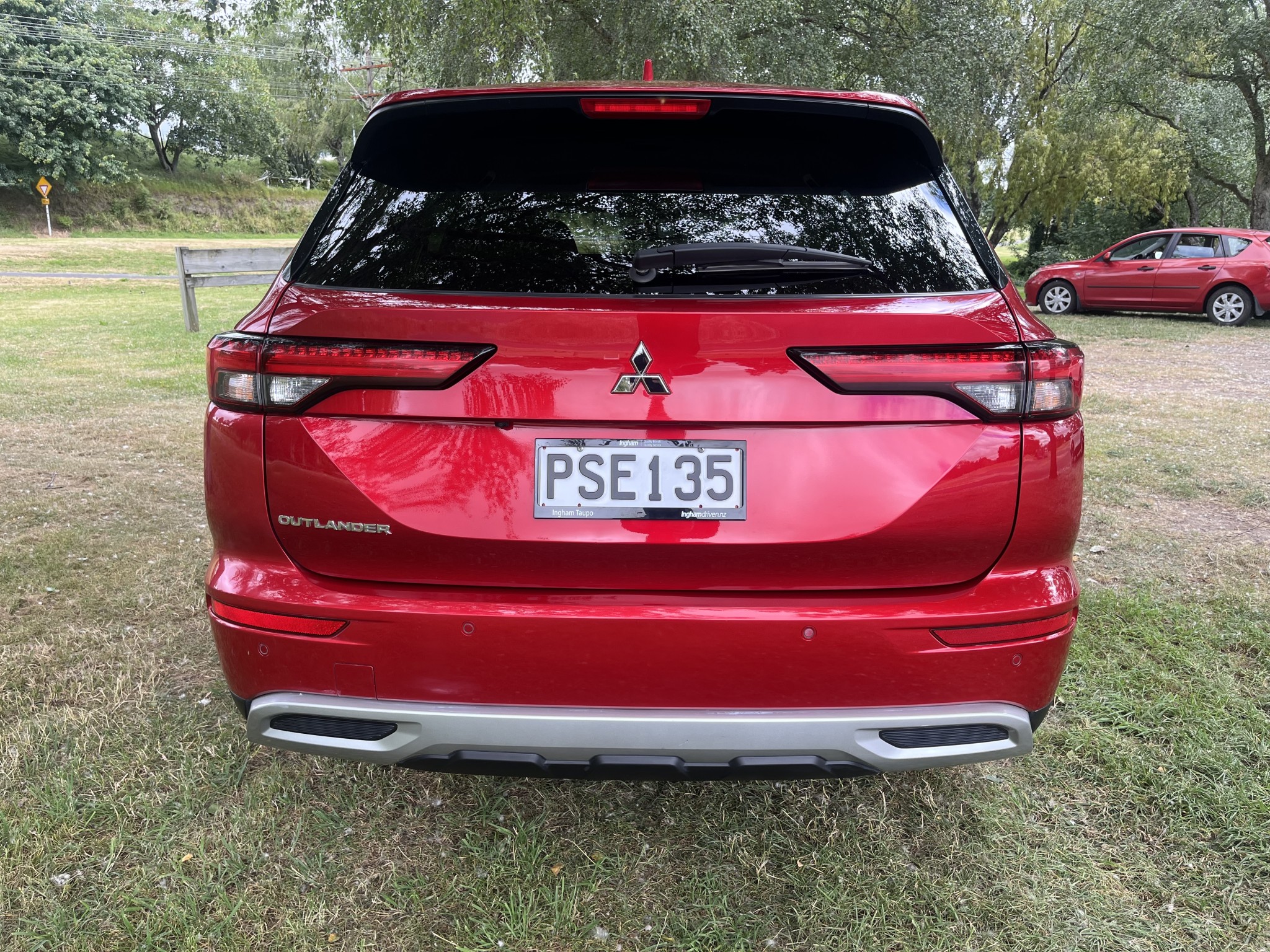 2023 Mitsubishi Outlander | XLS 2.5P/CVT | 25393 | 4